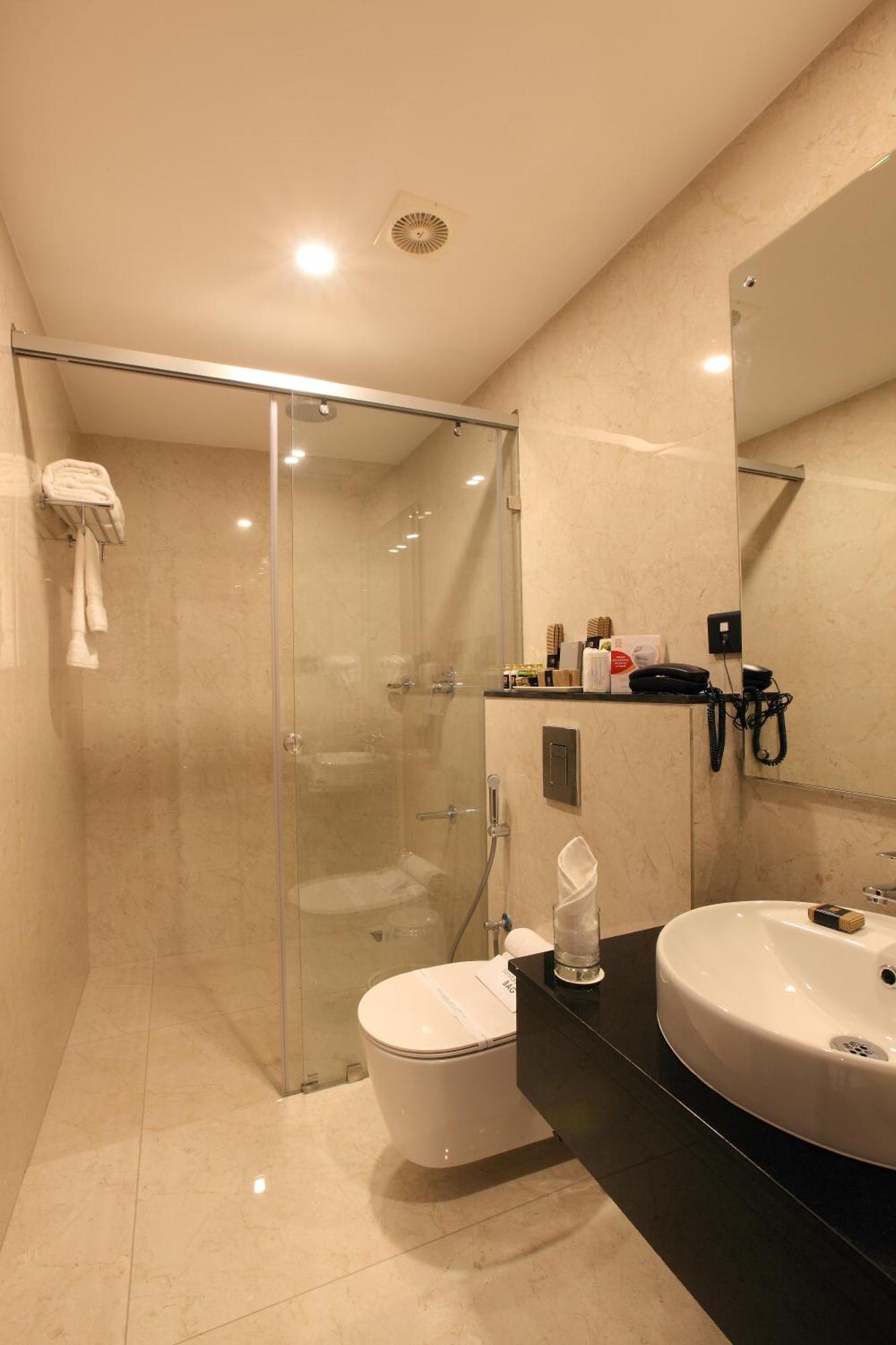Hotel Prince Kaladi Экстерьер фото