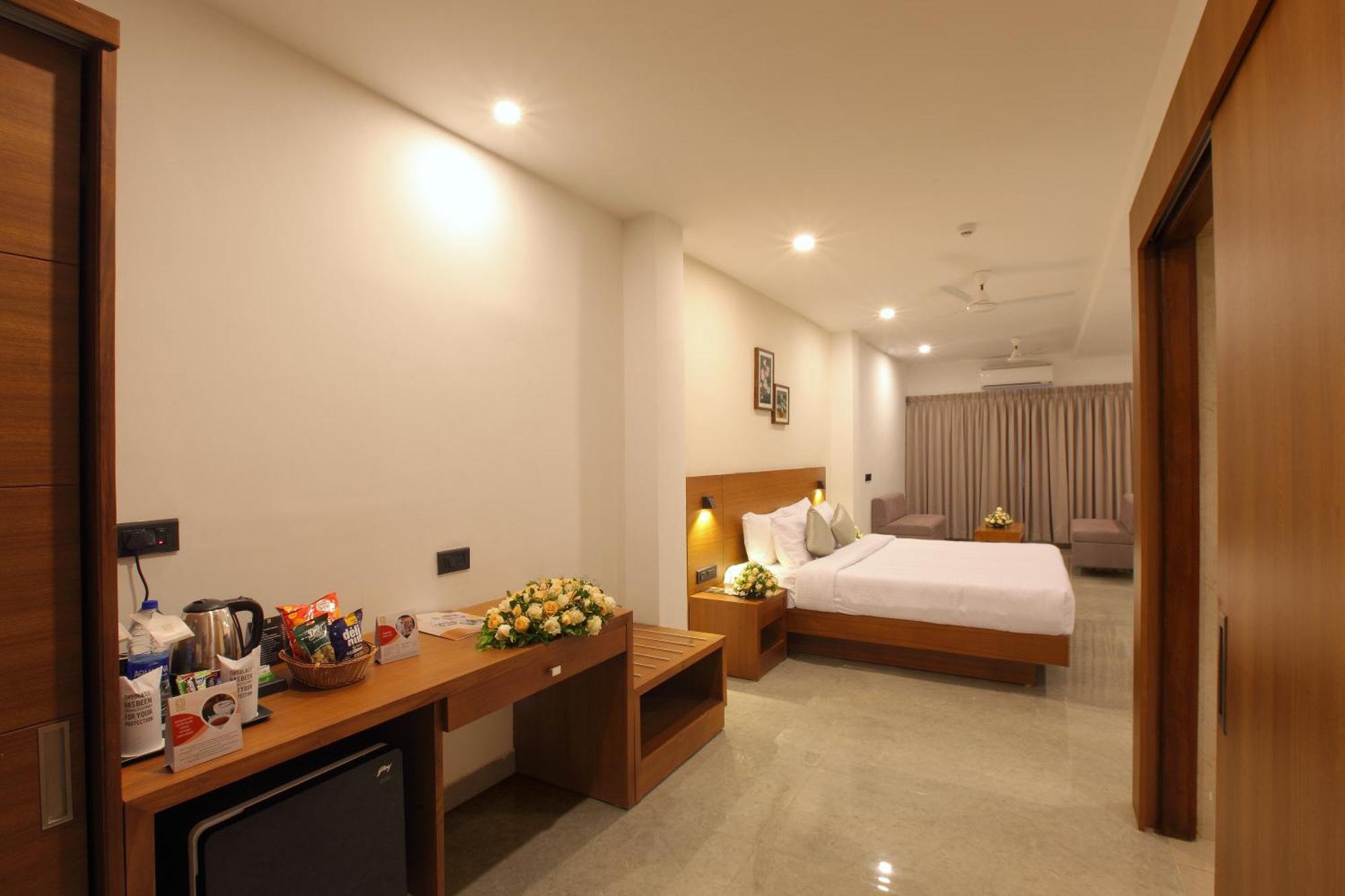 Hotel Prince Kaladi Экстерьер фото