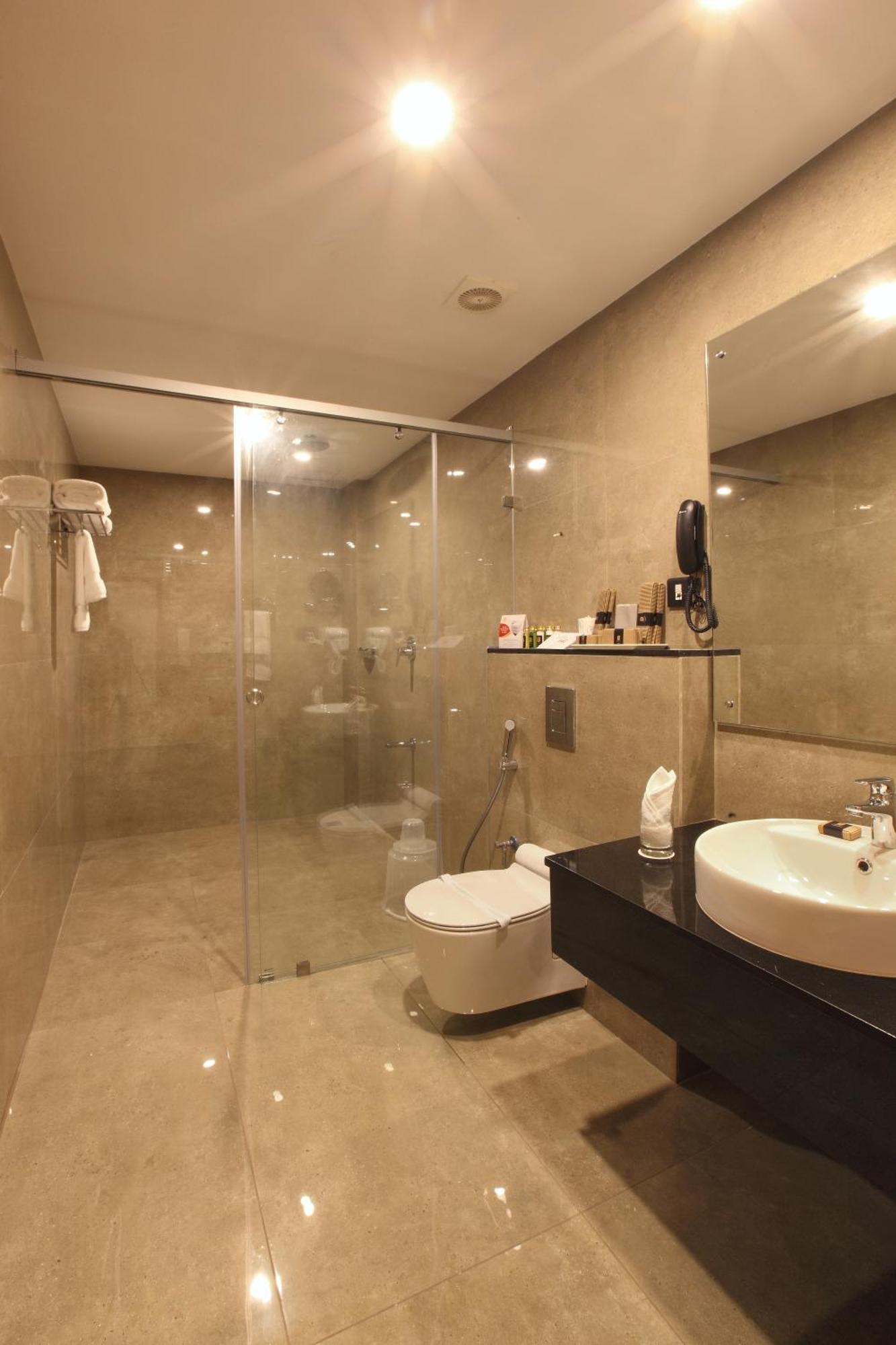 Hotel Prince Kaladi Экстерьер фото