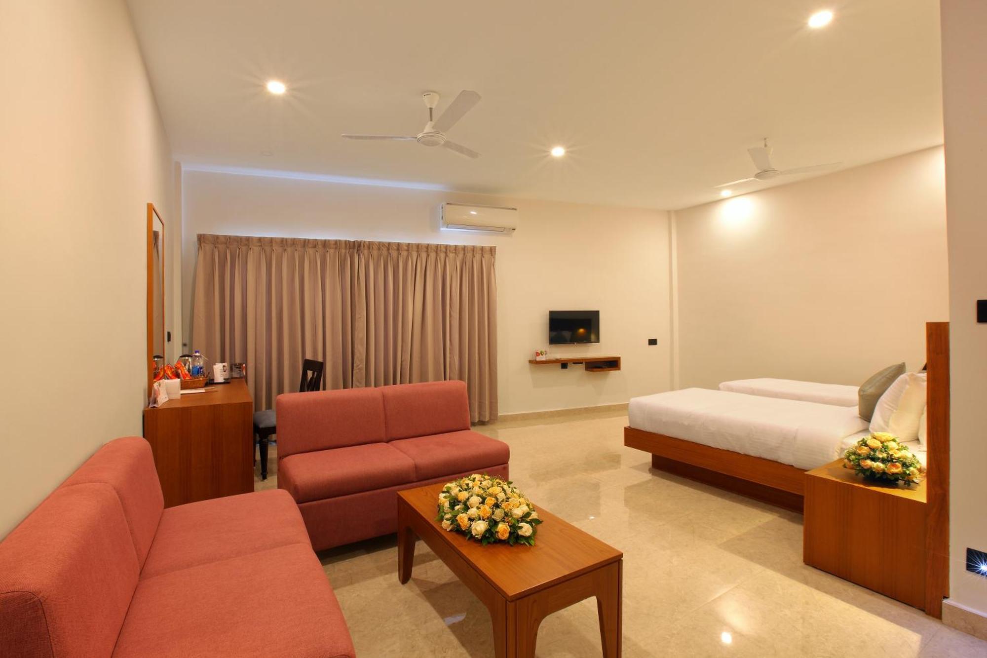 Hotel Prince Kaladi Экстерьер фото