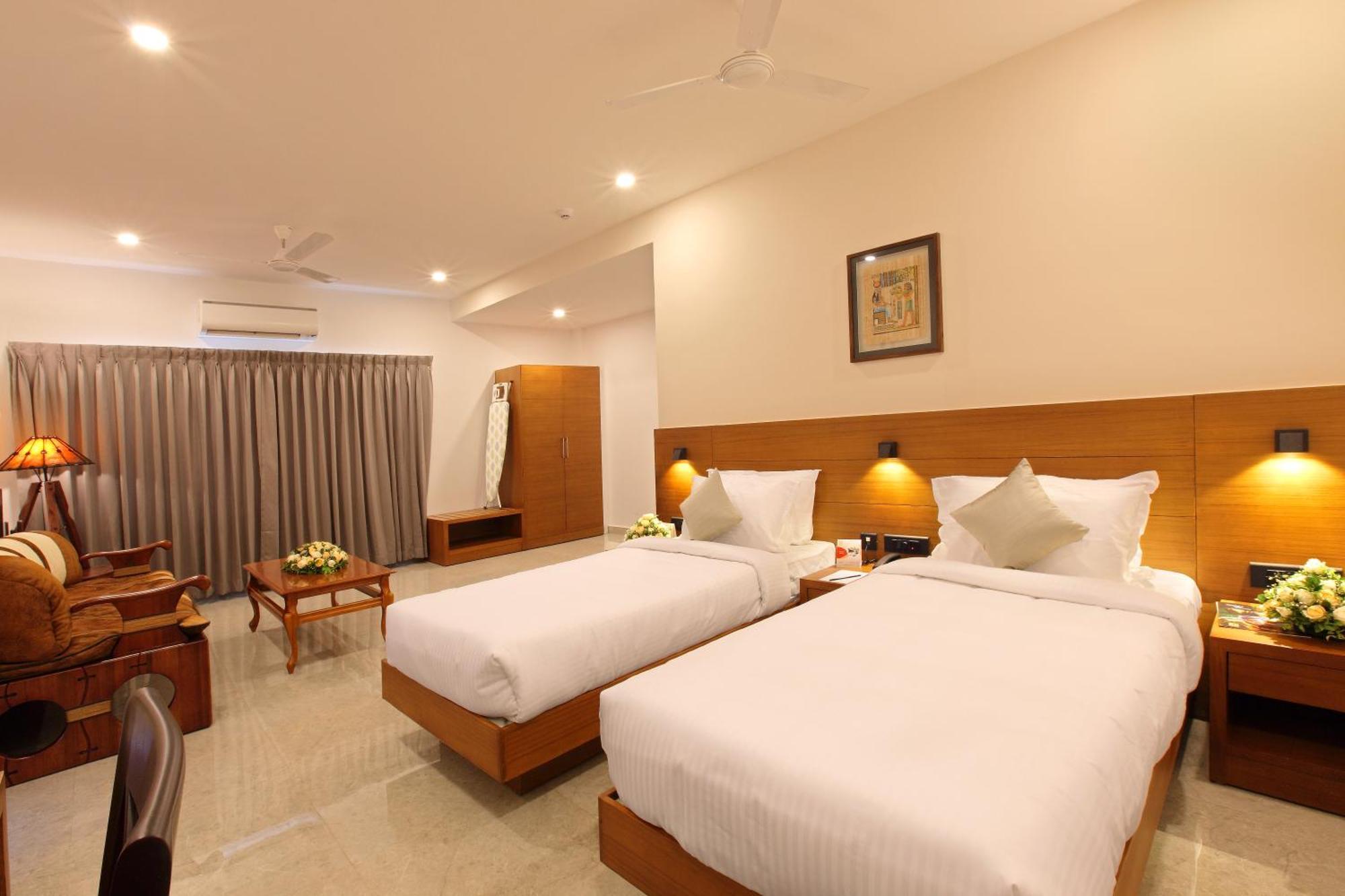 Hotel Prince Kaladi Экстерьер фото